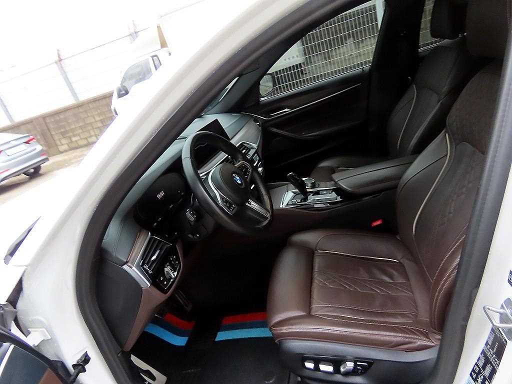BMW 5 Series - Vista 5
