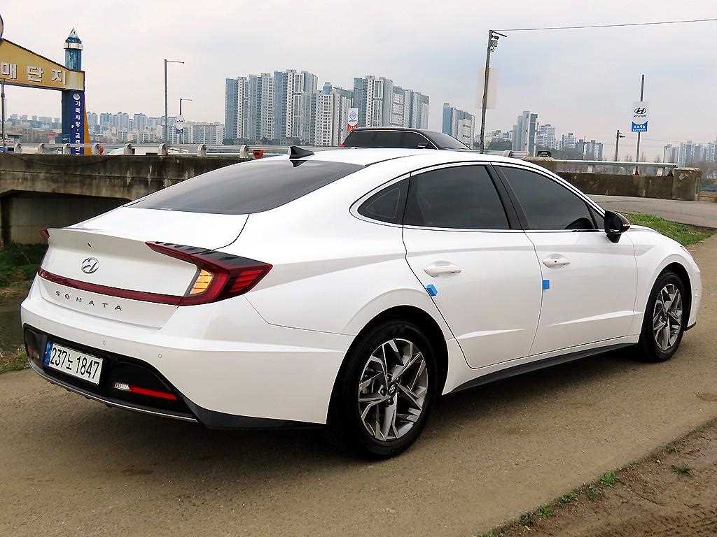 HYUNDAI Sonata - Vista 3