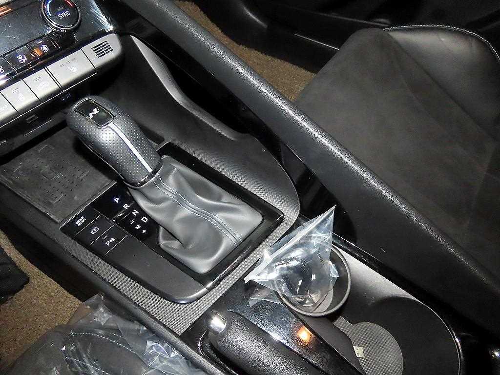 HYUNDAI Avante - Vista 12