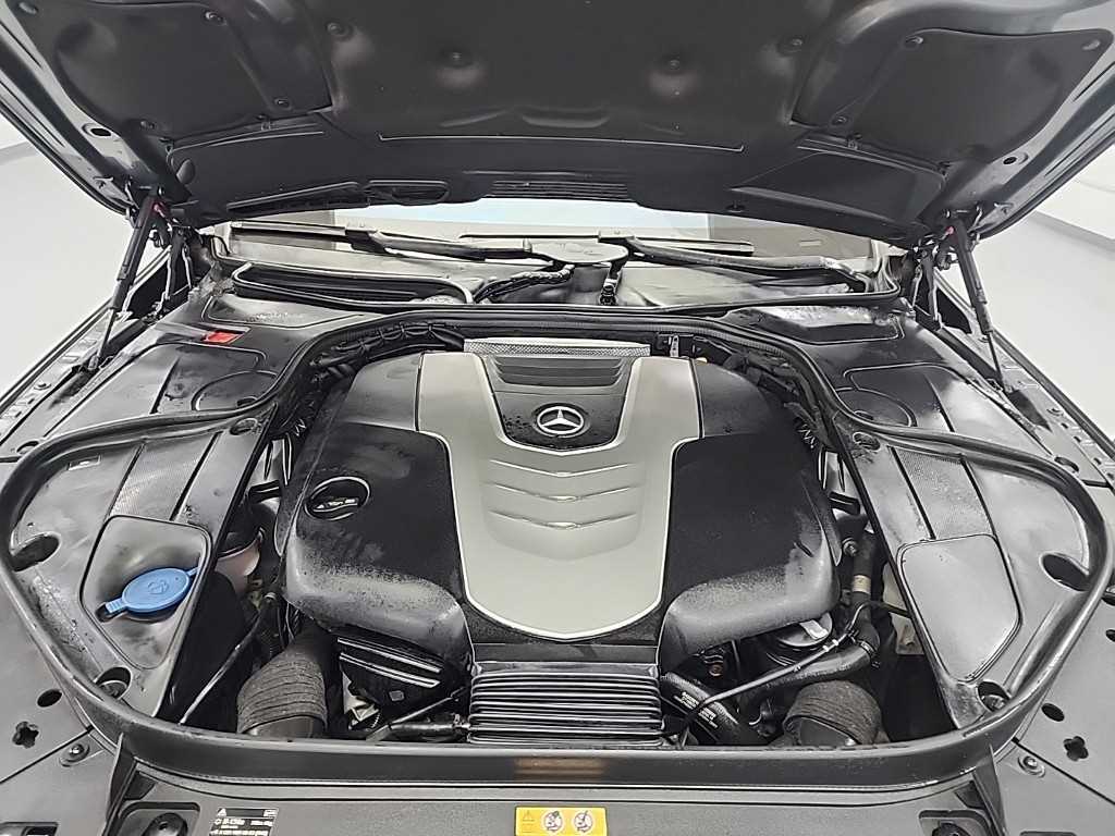 Mercedes Benz S Class - Vista 5