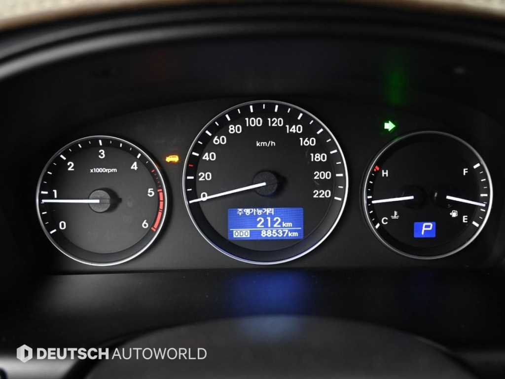 HYUNDAI Starex - Vista 8