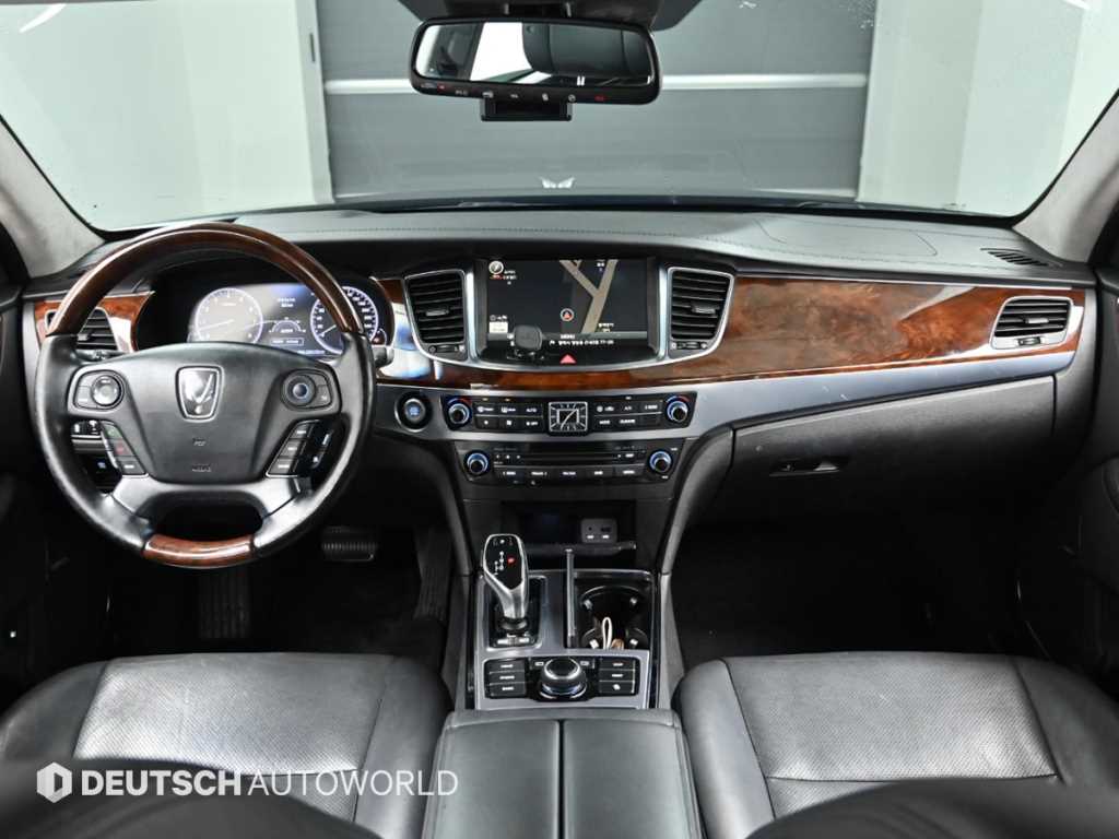 HYUNDAI Equus - Vista 7