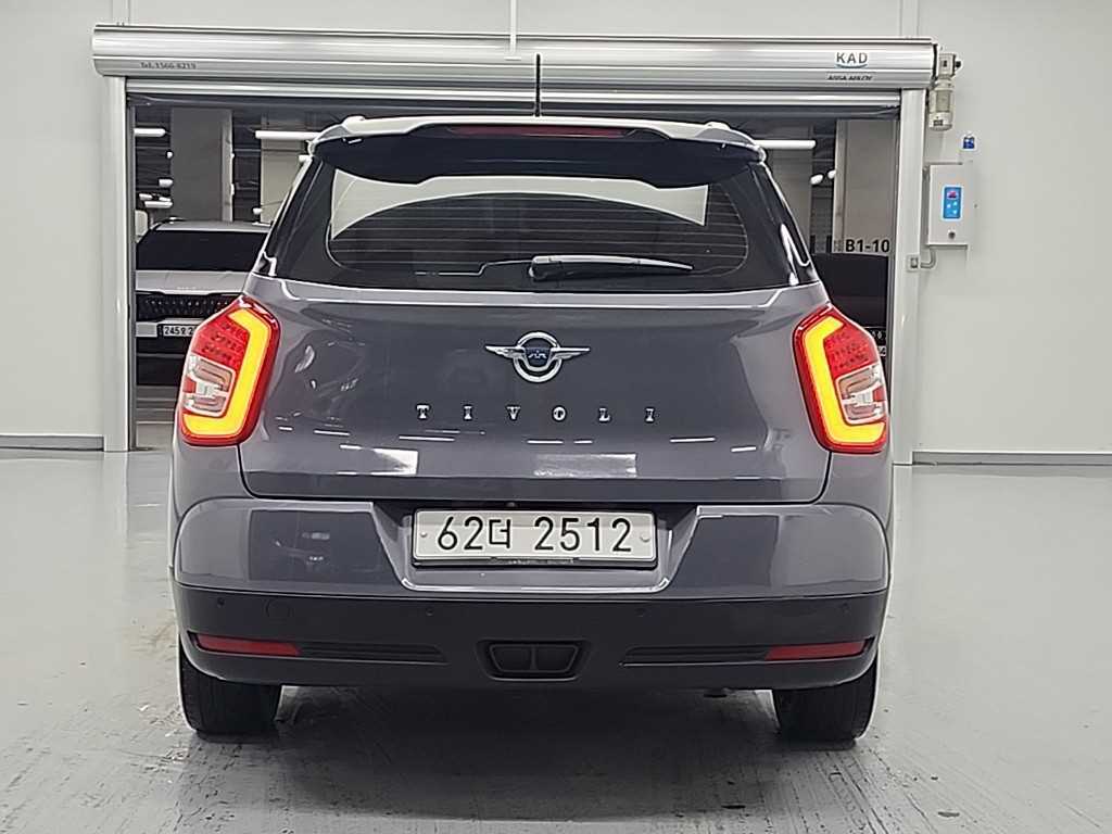 Ssangyong Tivoli - Vista 5