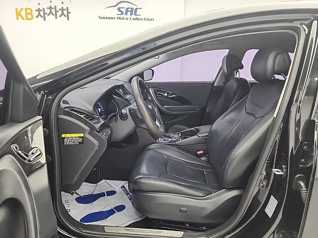 HYUNDAI Grandeur - Vista 11