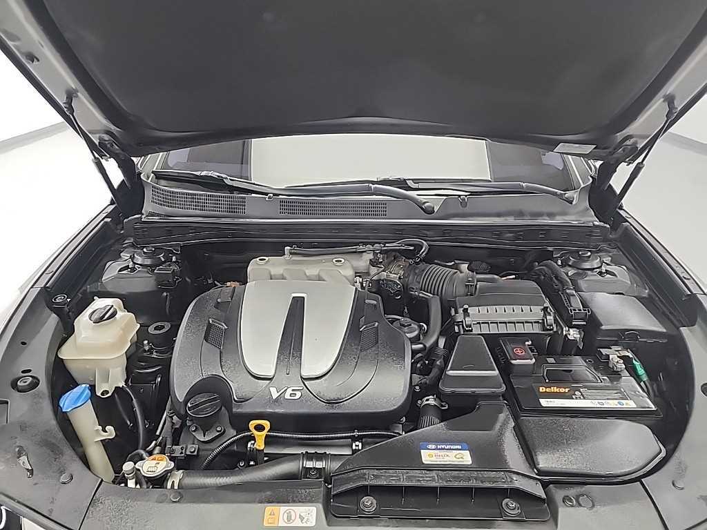 HYUNDAI Grandeur - Vista 5