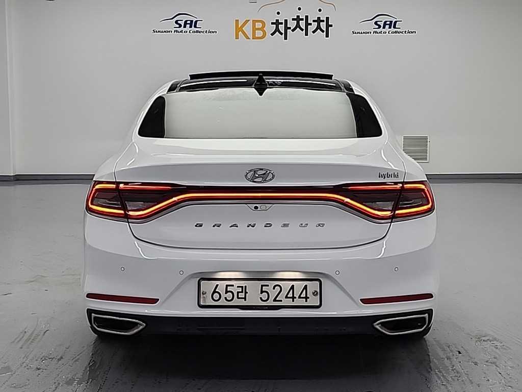 HYUNDAI Grandeur - Vista 3