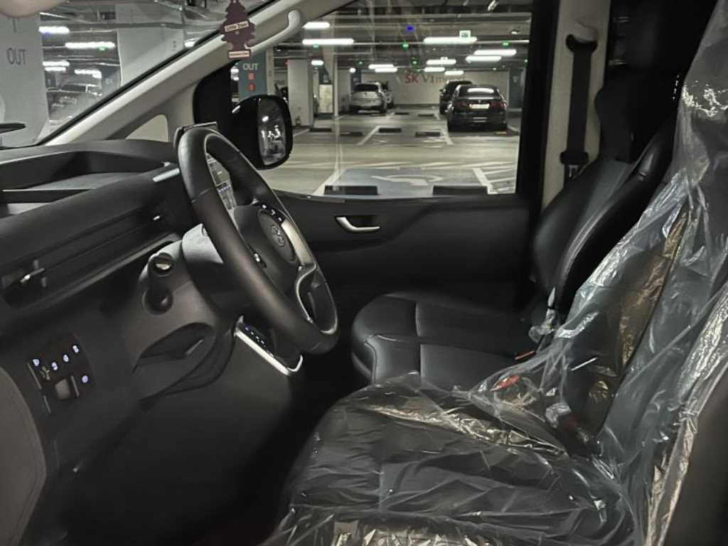 HYUNDAI Staria - Vista 8