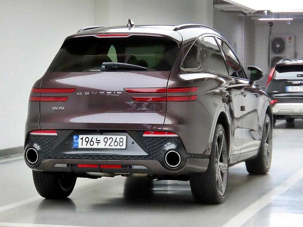 Genesis GV70 - Vista 4