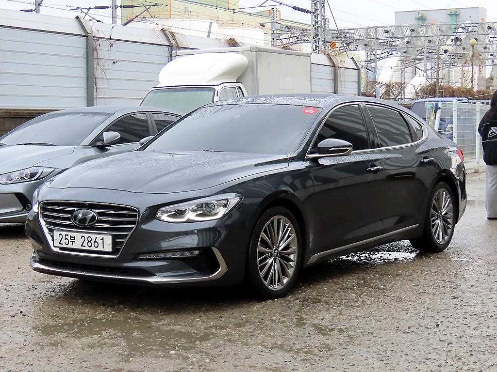 HYUNDAI Grandeur - Vista 2