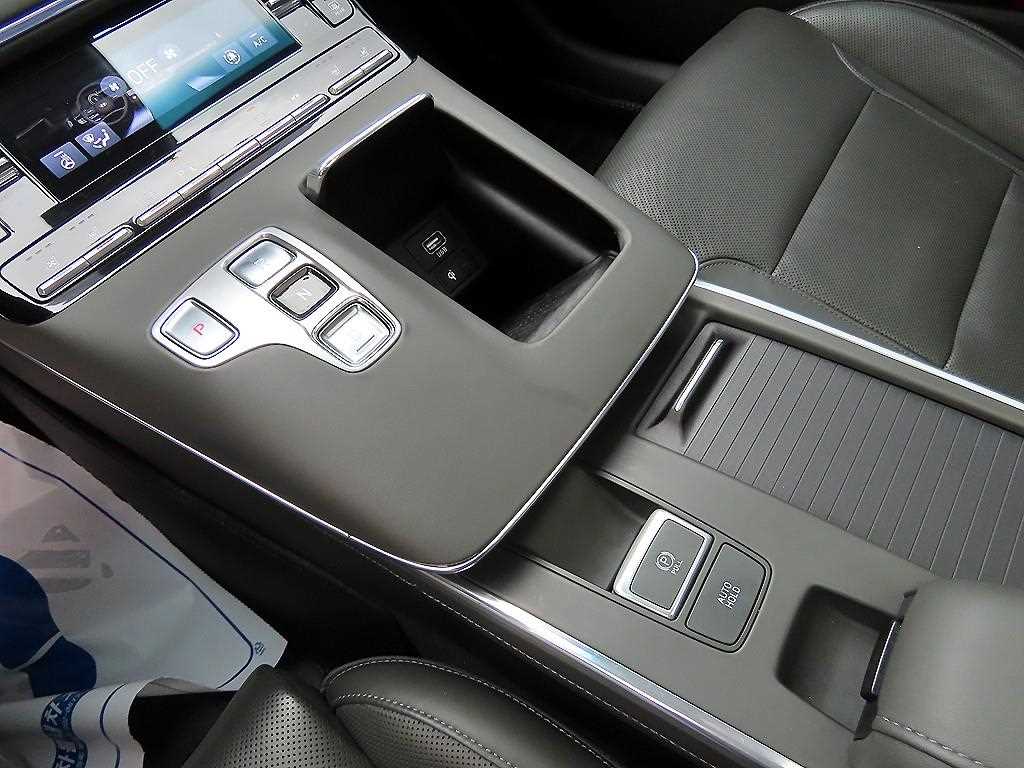 HYUNDAI Grandeur - Vista 10