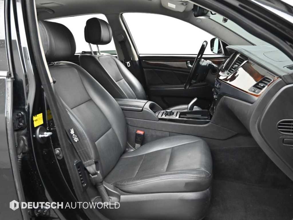 HYUNDAI Equus - Vista 10