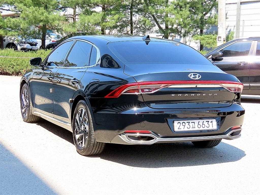 HYUNDAI Grandeur - Vista 3