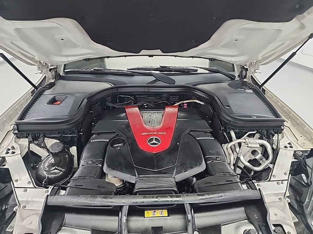 Mercedes Benz GLC Class - Vista 5