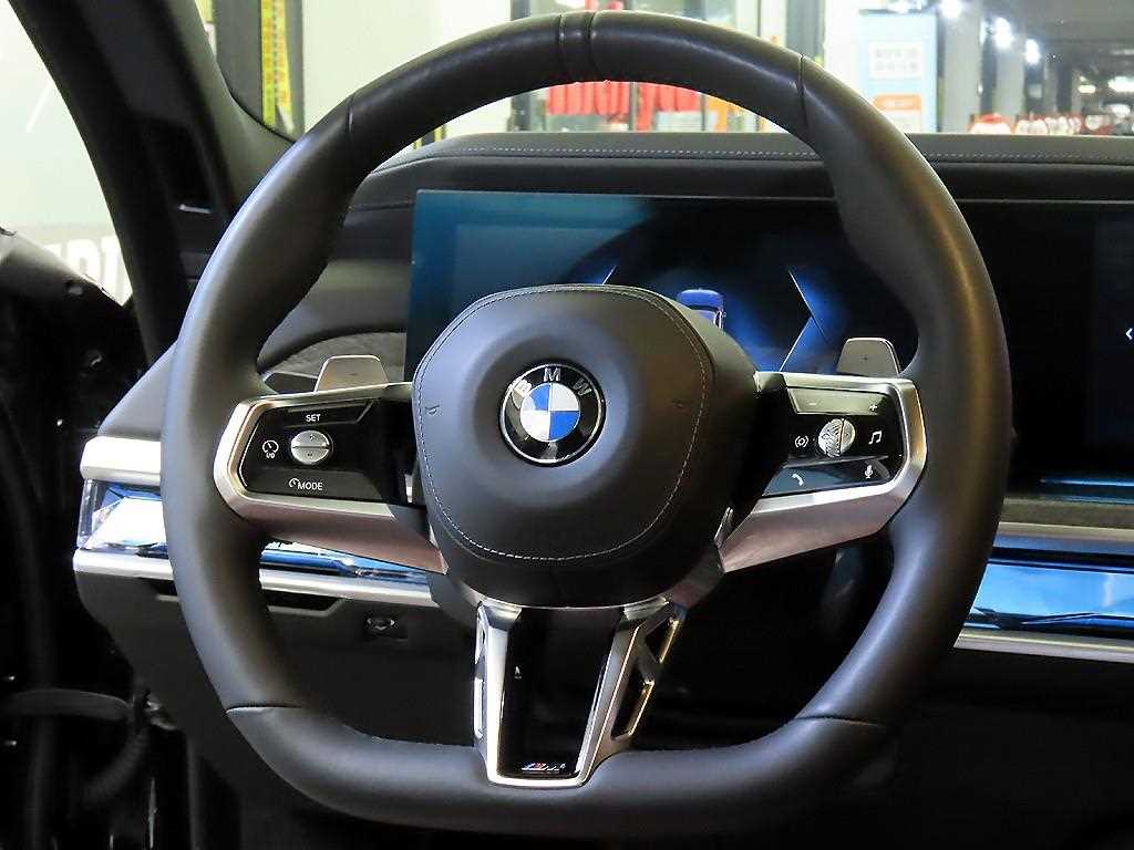 BMW 7 Series - Vista 8