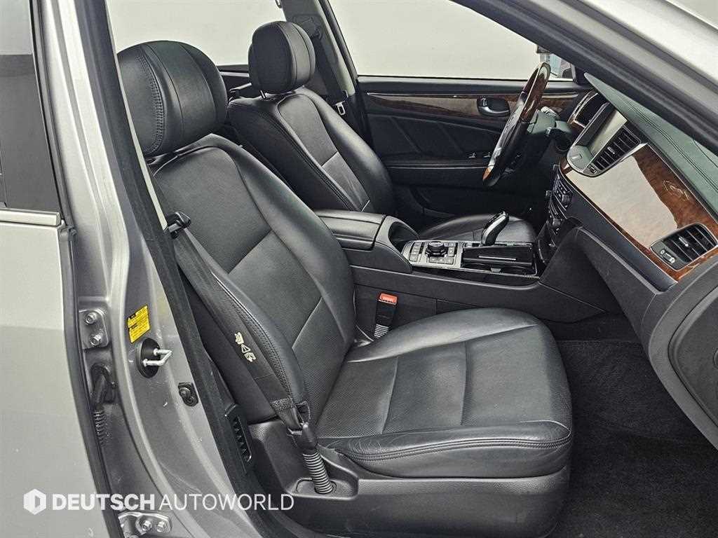 HYUNDAI Equus - Vista 10