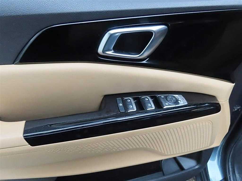 KIA Carnival - Vista 7