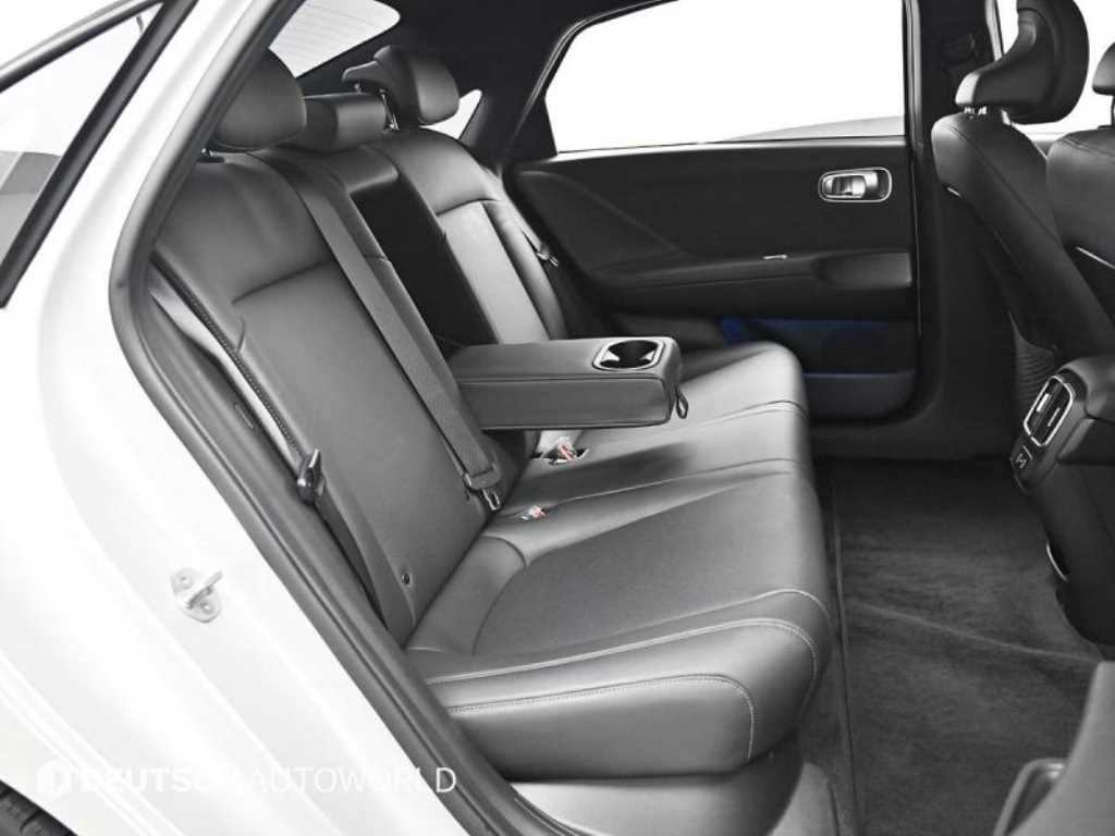 HYUNDAI Ioniq 6 - Vista 12