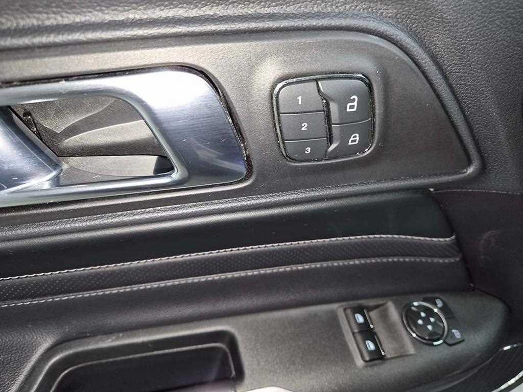 Ford Mustang - Vista 12