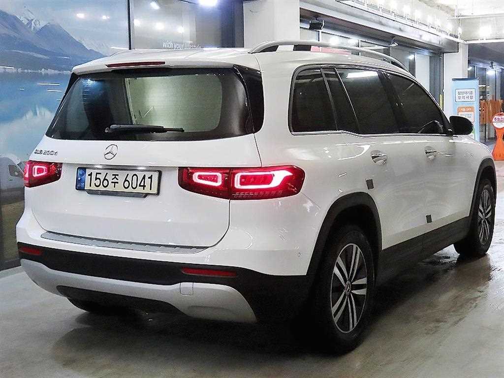 Mercedes Benz GLB Class - Vista 4
