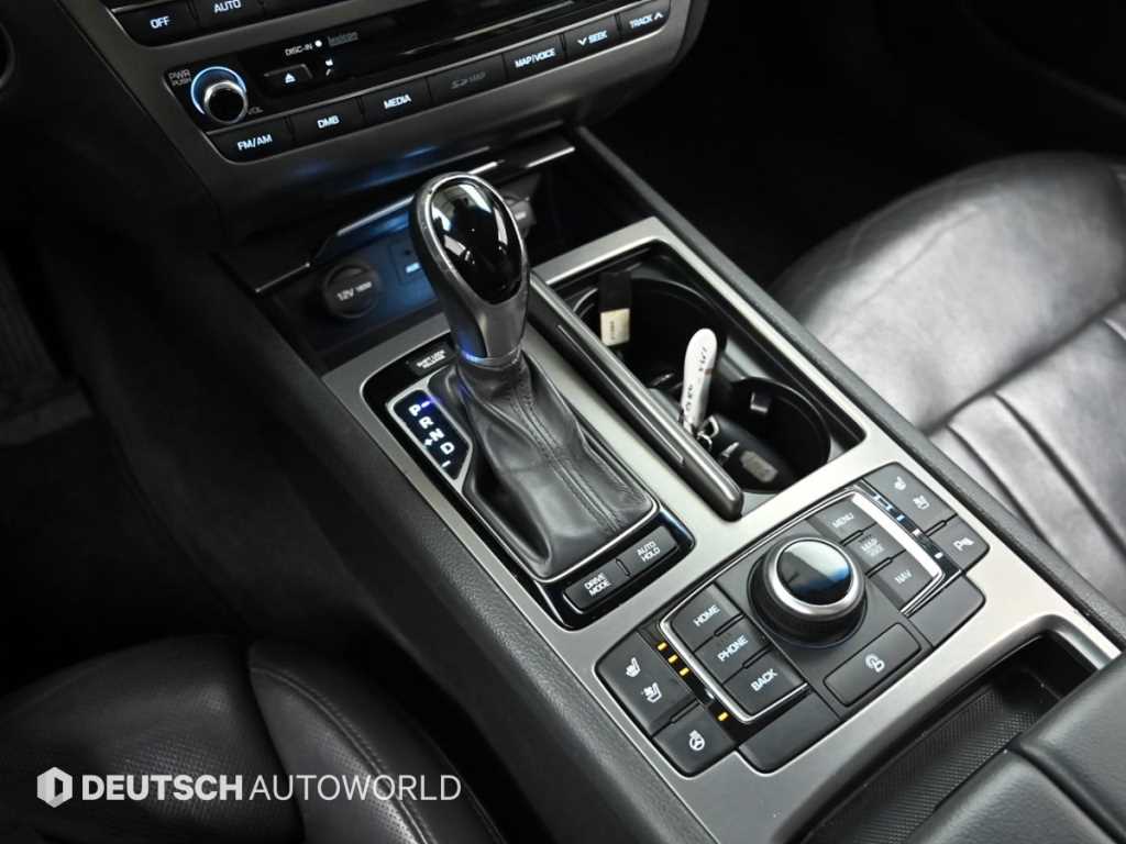 HYUNDAI Genesis - Vista 9