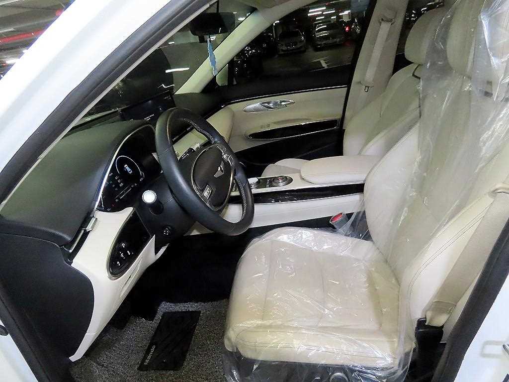 Genesis GV70 - Vista 6