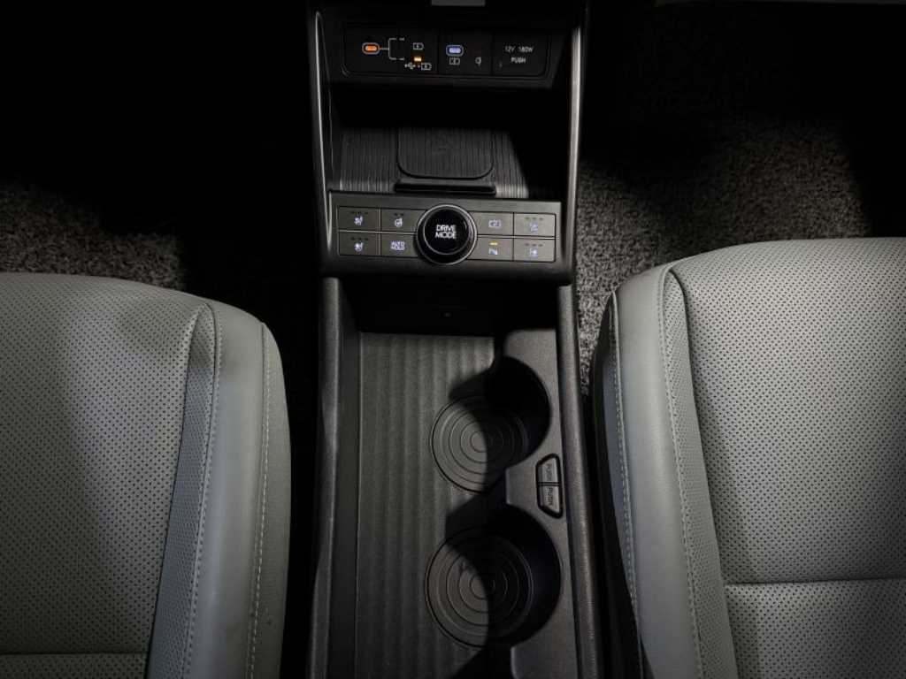 HYUNDAI Kona - Vista 10