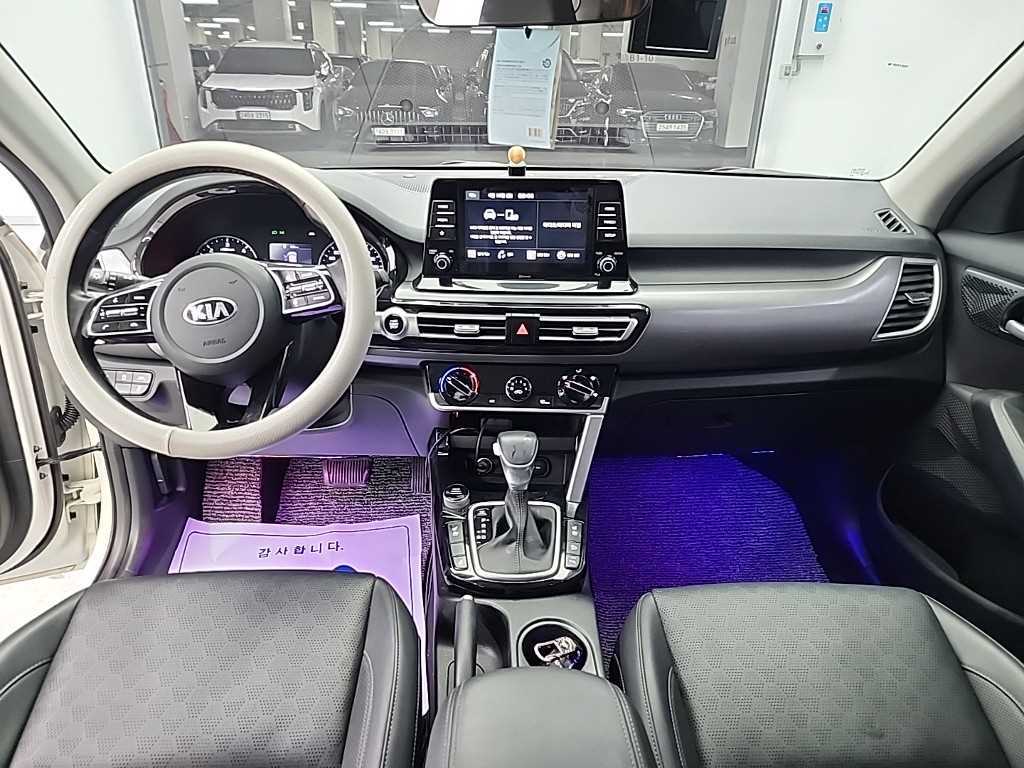 KIA Seltos - Vista 7