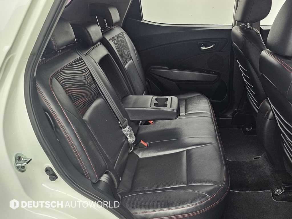 Ssangyong Tivoli - Vista 12