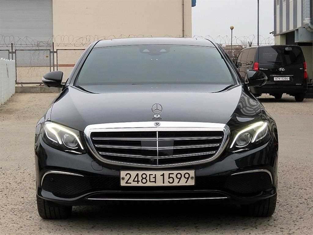 Mercedes Benz E class - Vista 2