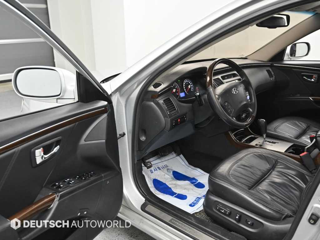 HYUNDAI Grandeur - Vista 11