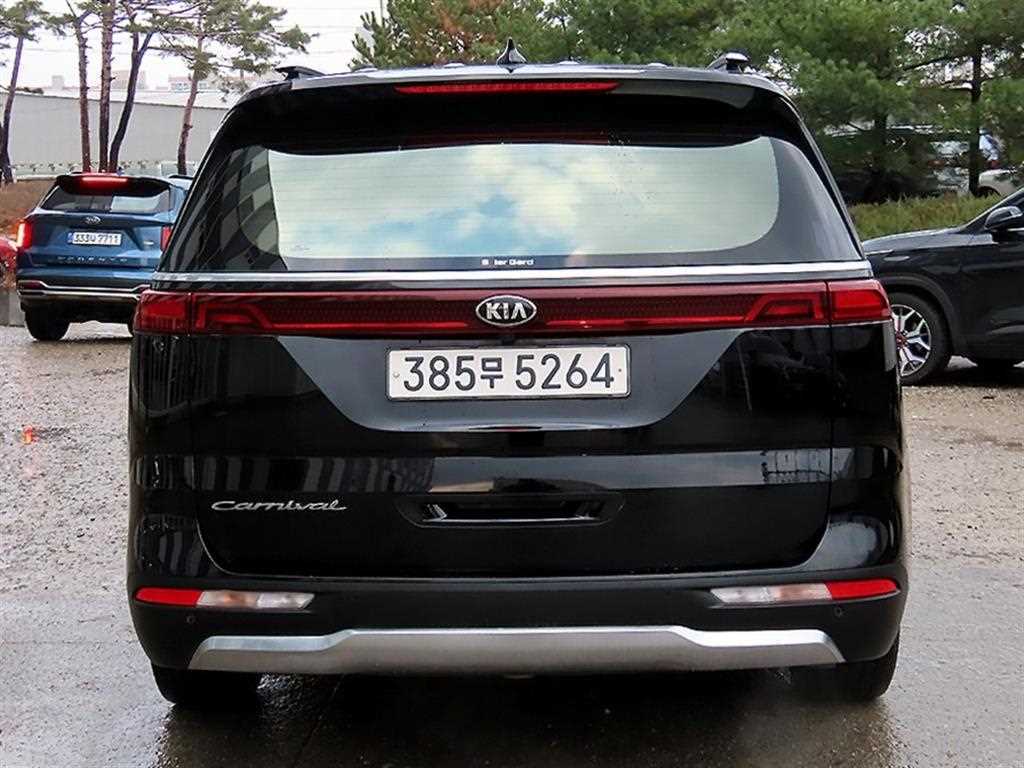 KIA Carnival - Vista 4
