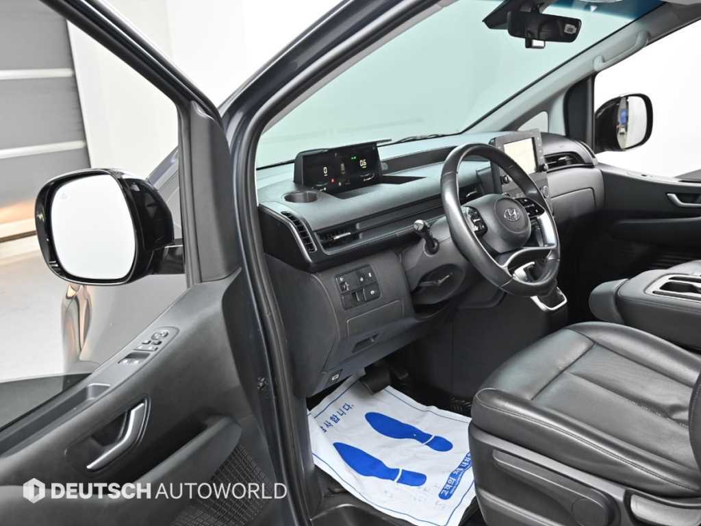 HYUNDAI Staria - Vista 11