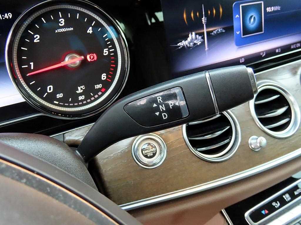 Mercedes Benz E class - Vista 11