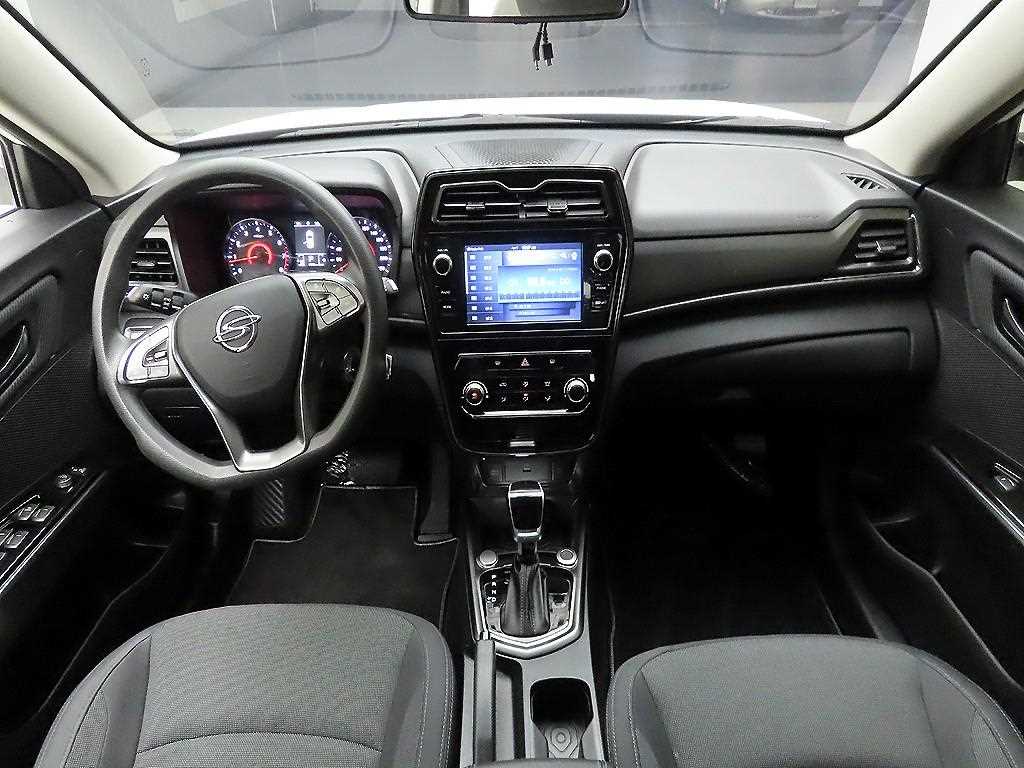 Ssangyong Tivoli - Vista 8