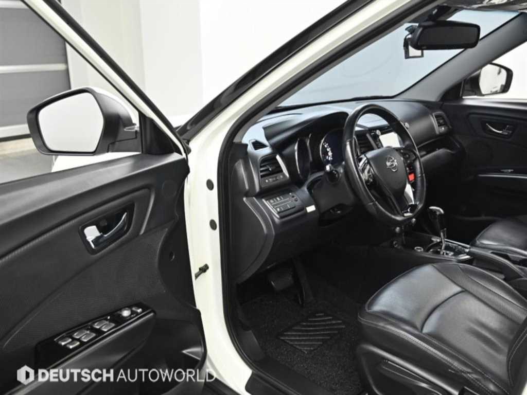 Ssangyong Tivoli - Vista 11