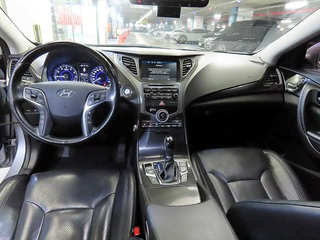 HYUNDAI Grandeur - Vista 10