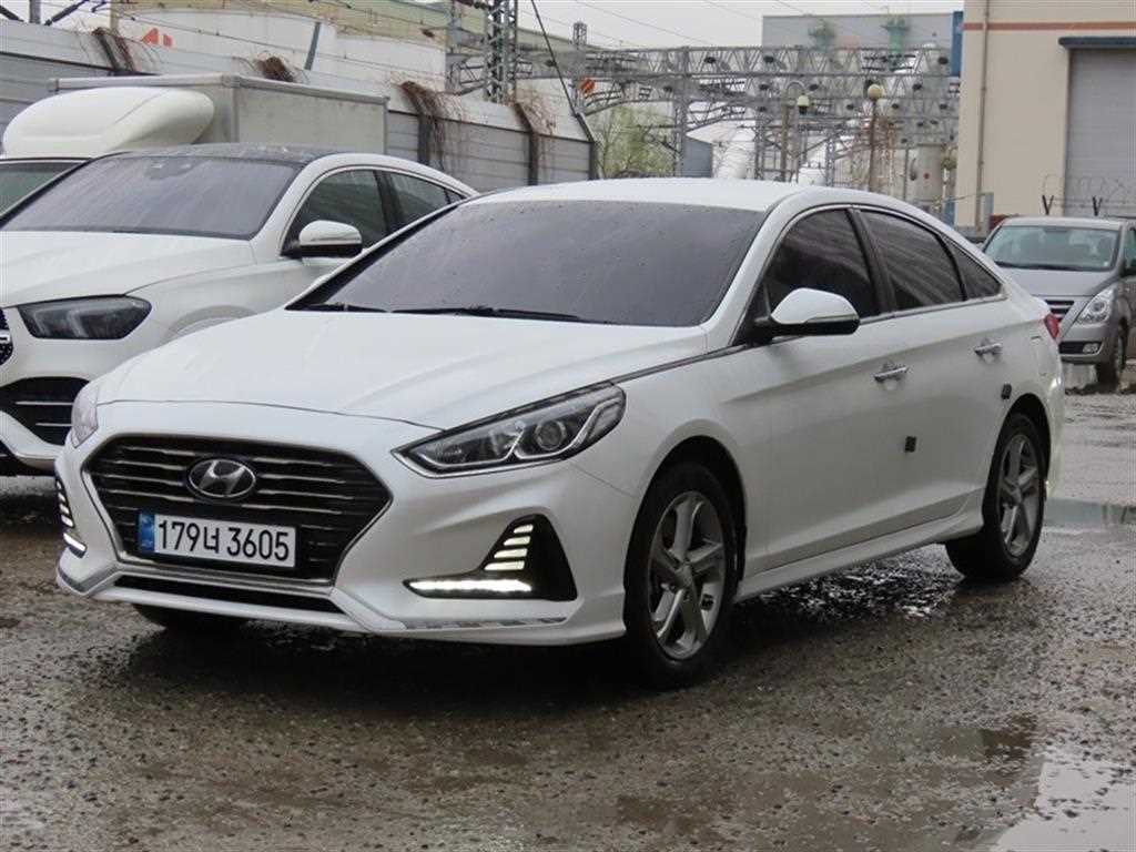 HYUNDAI Sonata - Vista 2