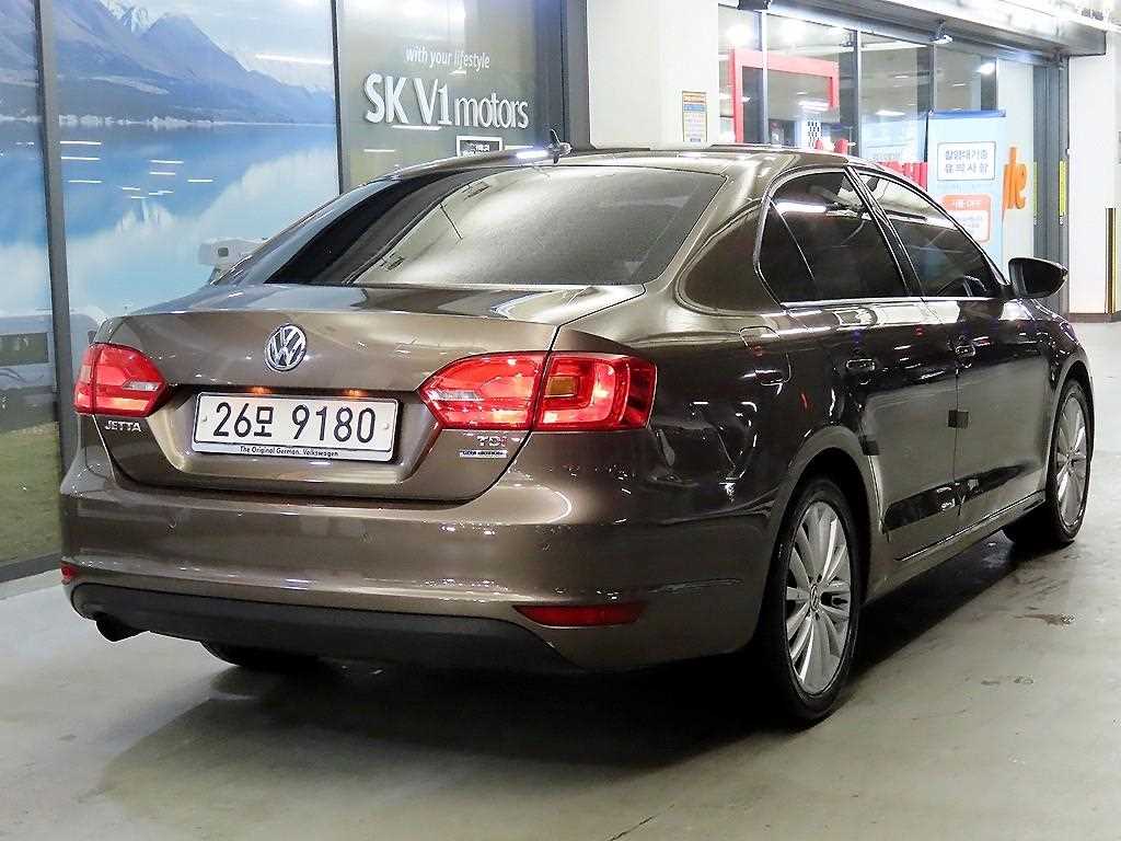 Volkswagen Jetta - Vista 4