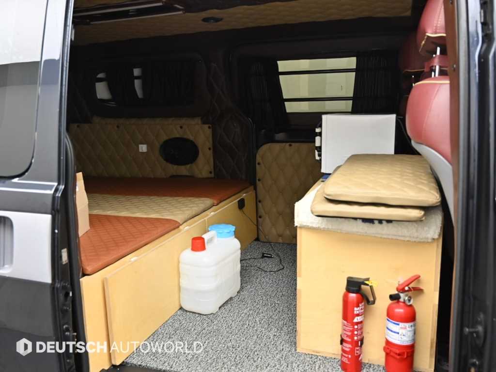 HYUNDAI Starex - Vista 12