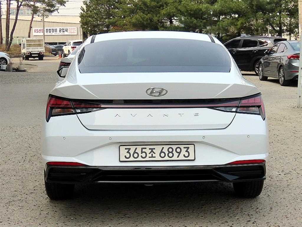 HYUNDAI Avante - Vista 4