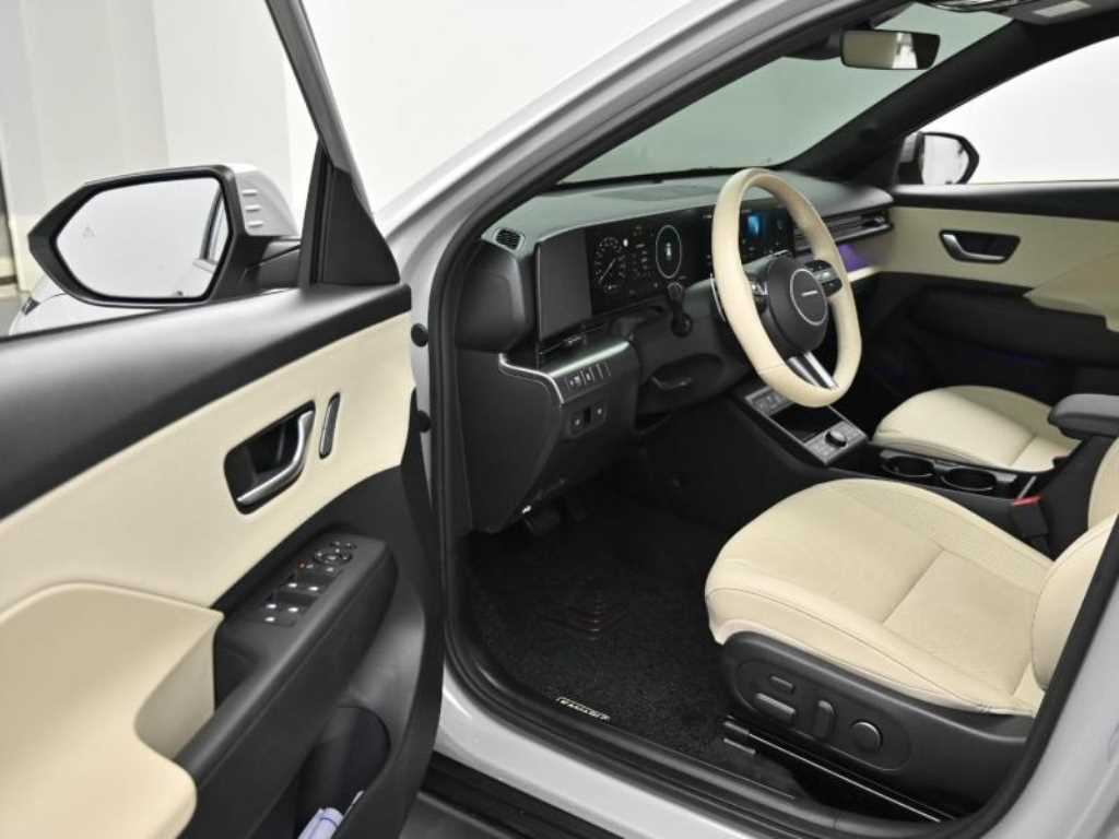 HYUNDAI Kona - Vista 11