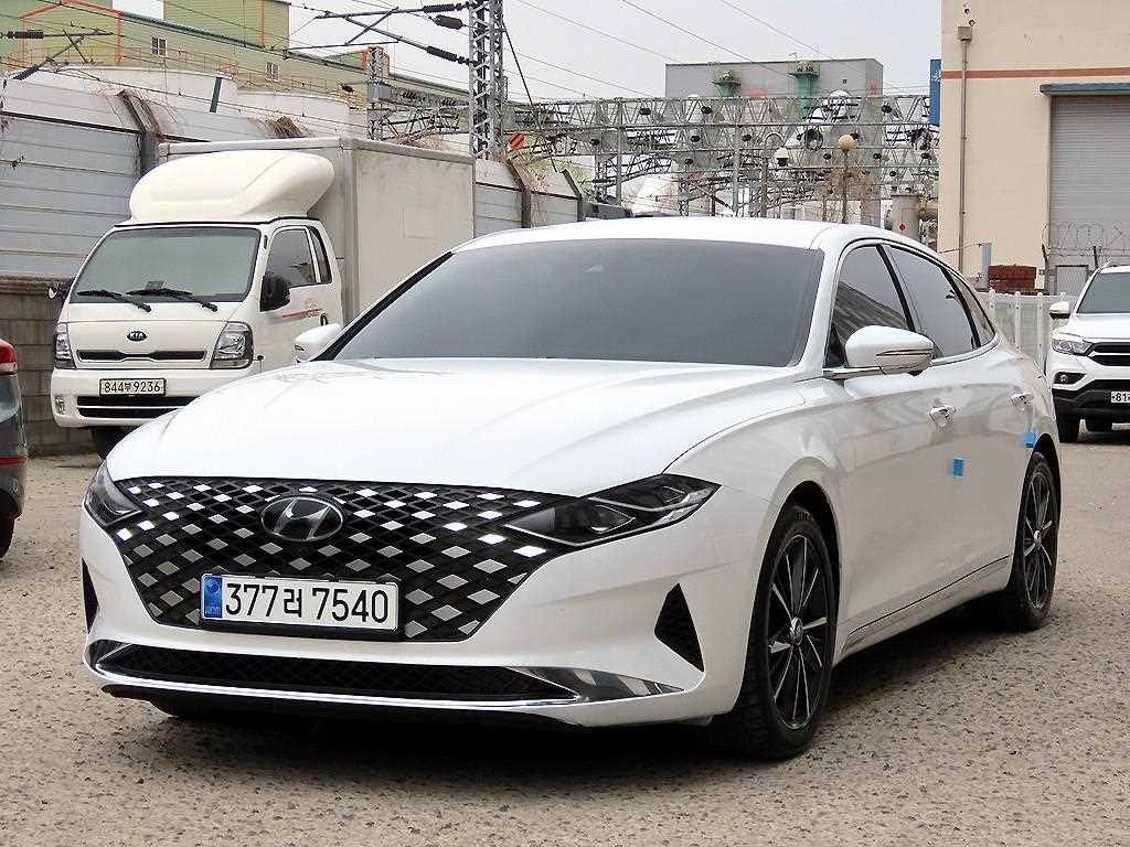HYUNDAI Grandeur - Vista 2