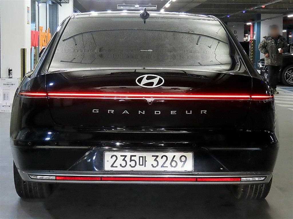 HYUNDAI Grandeur - Vista 5