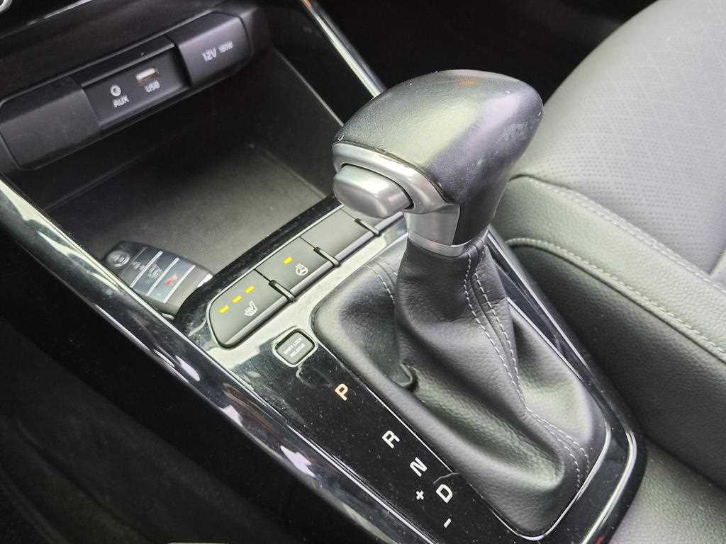 KIA Stonic 2018 Blanco - Importación desde Corea - HF Imports Iquique - Foto 17