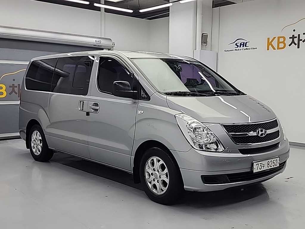 HYUNDAI Starex - Vista 4