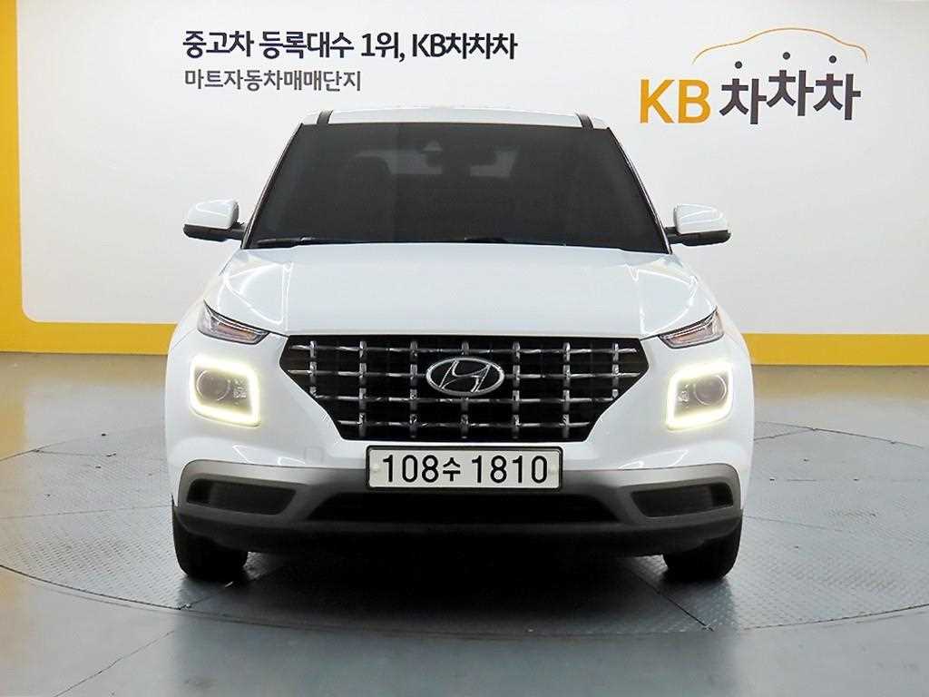 HYUNDAI Venue - Vista 2