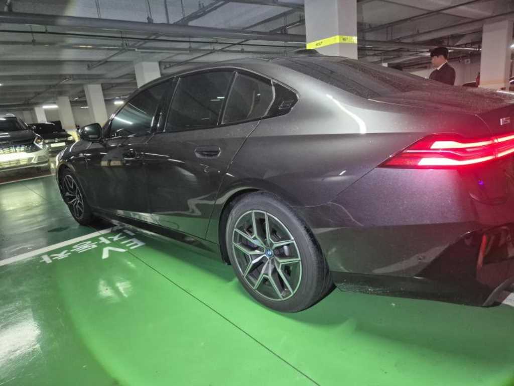 BMW i5 - Vista 7