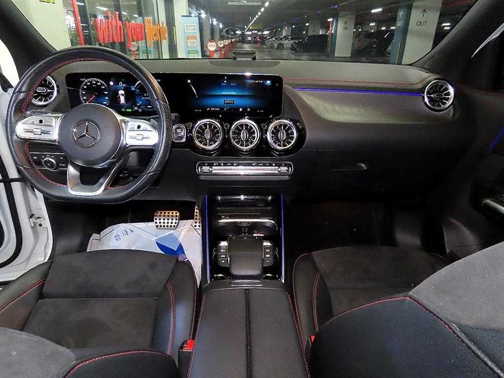 Mercedes Benz EQA - Vista 10