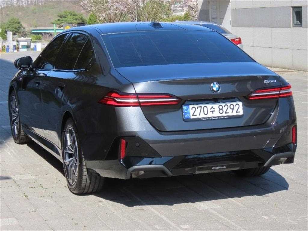 BMW 5 Series - Vista 4