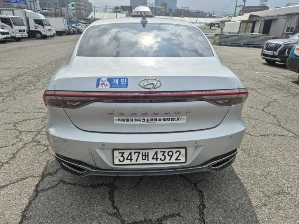 HYUNDAI Grandeur - Vista 3